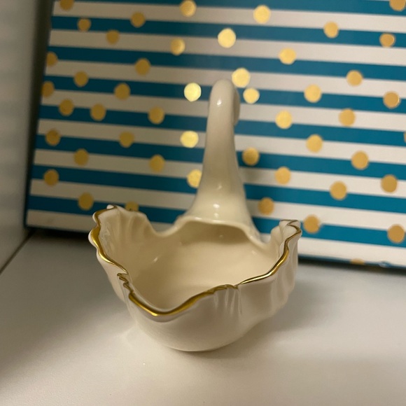 Lenox swan trinket dish with gold trim - Picture 4 of 6